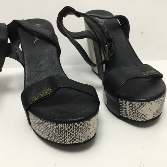 VOLCOM Platform Sandals - Picture 13 of 16